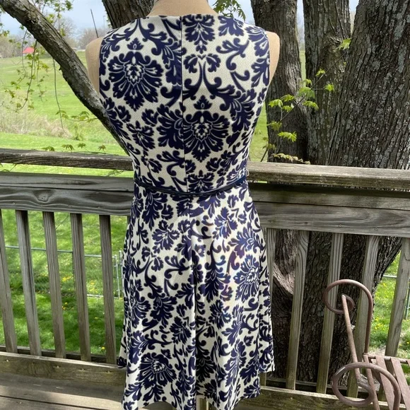 Signature Darby Fit and Flare Dress - Picture 6 of 10
